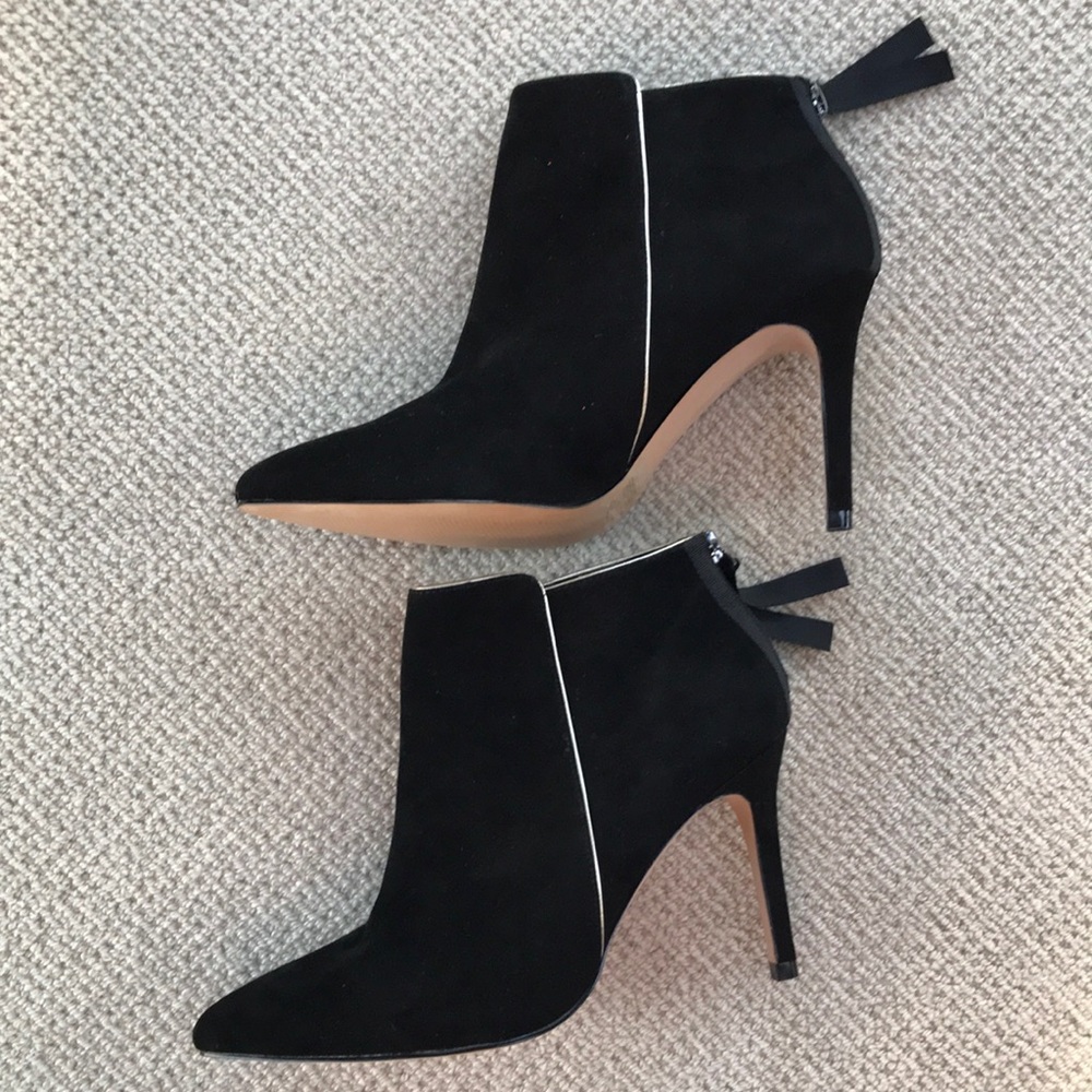 REISS NWOT ankle booties leather suede heeled